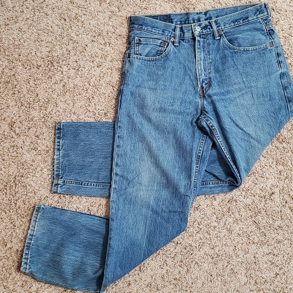 GUC Levi's 32x33, Red Tab, Straight Leg
